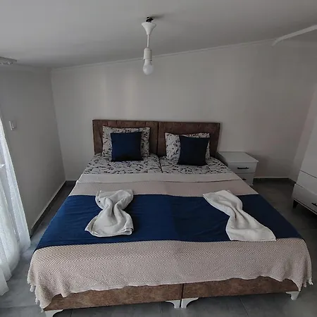 Yes Apartmanhotel *